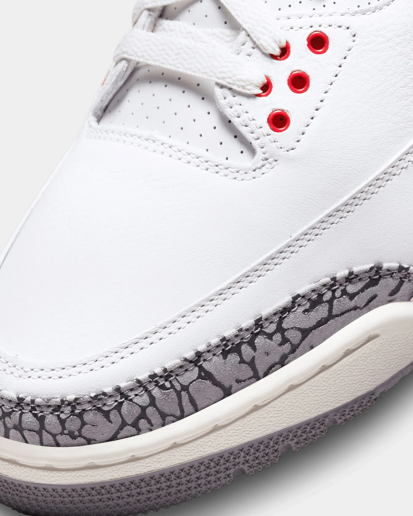 Jordan Air Jordan 3 Retro "White Cement Reimagined" Summit White/Fire Red/Cement Grey
