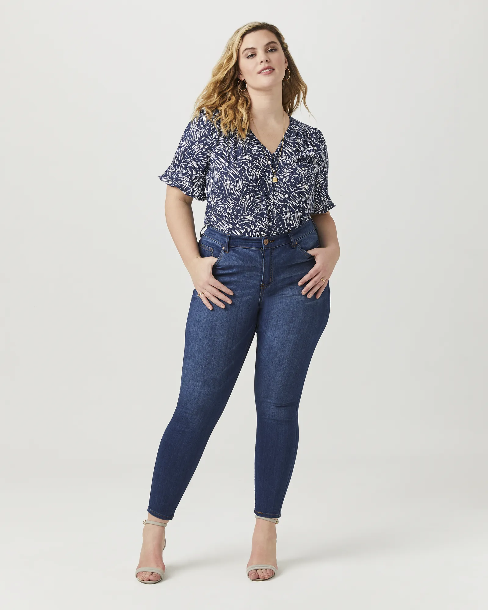 Mila Ruffle Sleeve Blouse | Navy / White